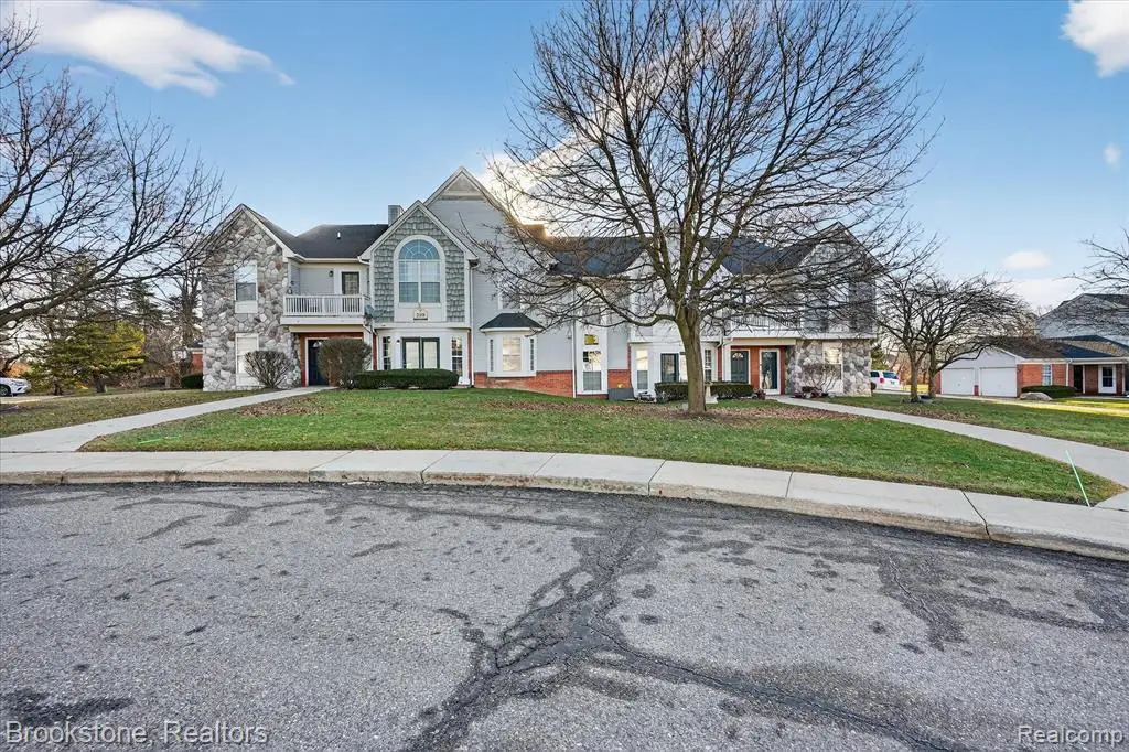 220 Oakbrooke #3, South Lyon, MI  - #1