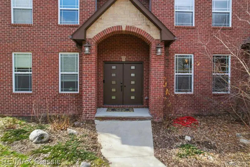 9027 Salem Farms, South Lyon, MI 48178 - #2