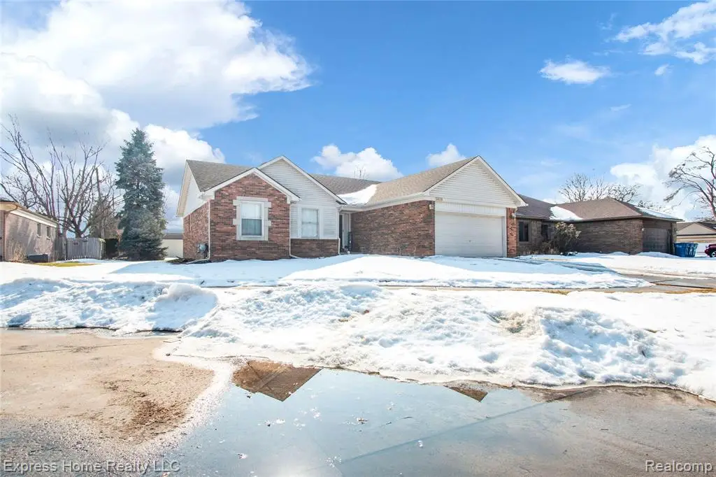 5010 Kelly, Warren, MI  - #1