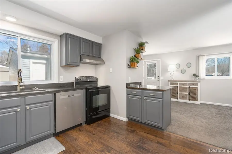 6460 Hermana, West Bloomfield, MI  - #3