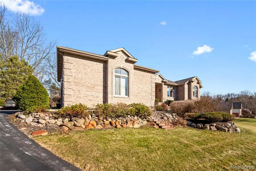 9833 Rolling Greens, Pinckney, MI  - #2