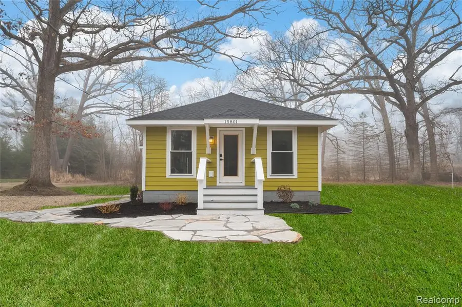 15801 Oak, Union Pier, MI 49129 - #2