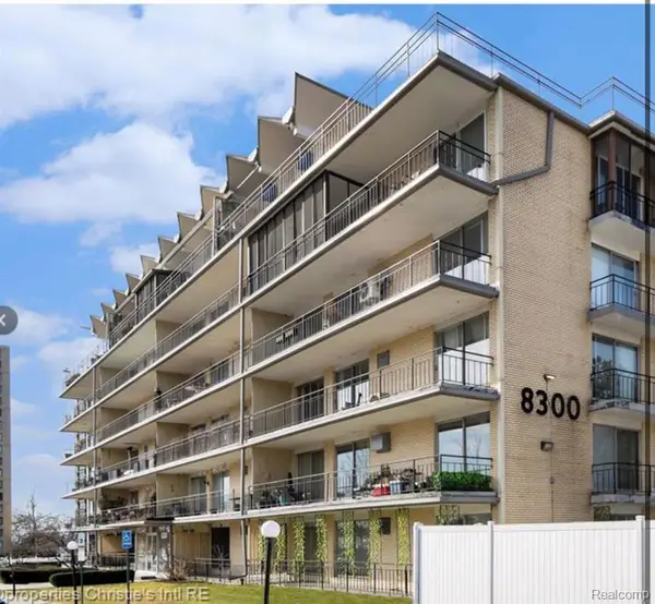 8300 E Jefferson Avenue #107, Detroit, MI 48214