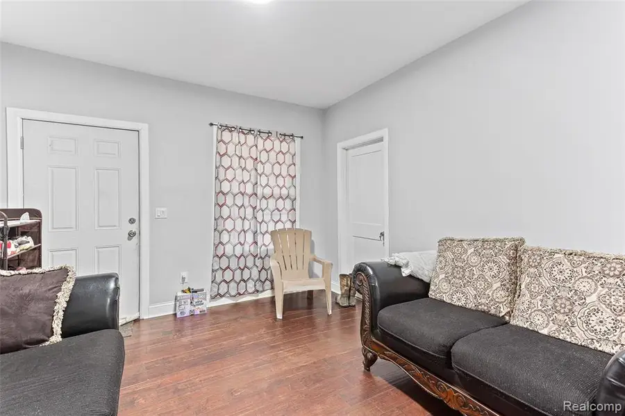 5860 Hazlett, Detroit, MI 48210 - #3