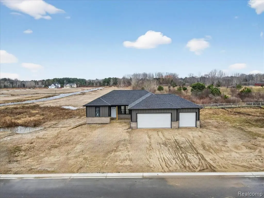 2401 Mcclellan, Davison, MI 48423 - #1