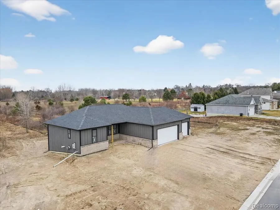 2401 Mcclellan, Davison, MI 48423 - #3