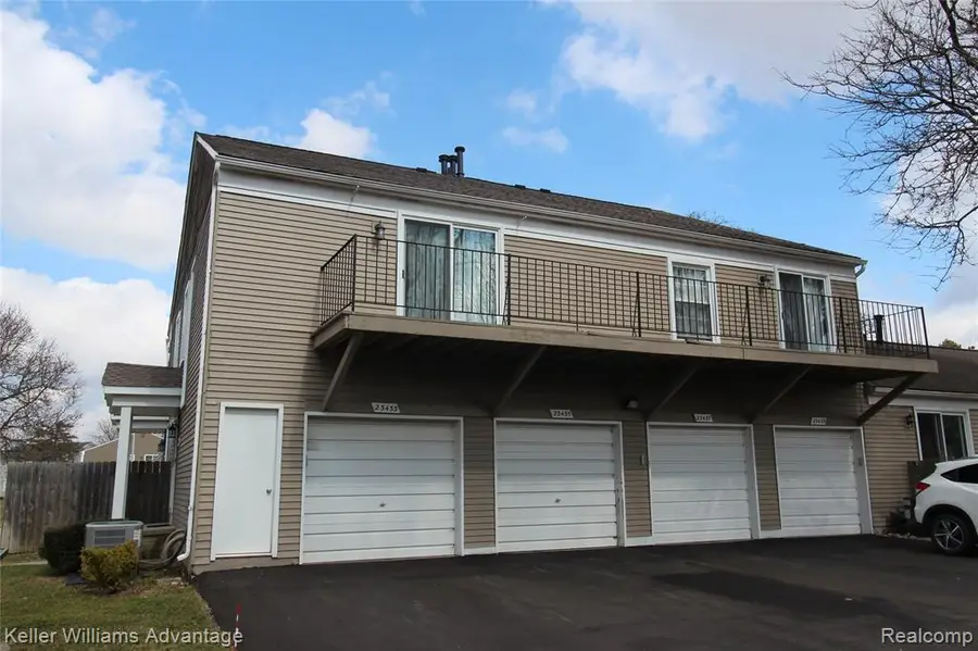 23435 Stonehenge, Novi, MI 48375 - #2