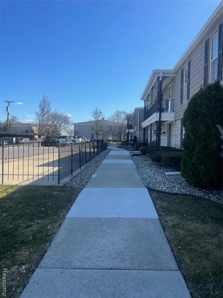 24360 East River #36, Grosse Ile, MI  - #2