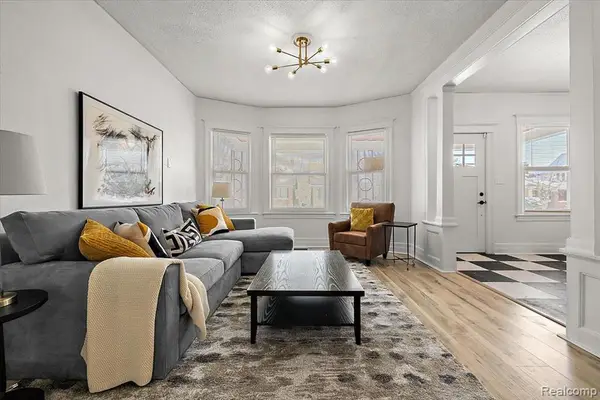 3869 Burns, Detroit, MI 48214