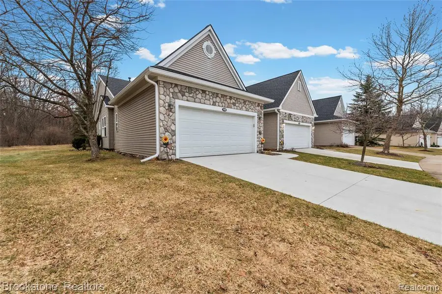 3568 Grove, Auburn Hills, MI  - #2