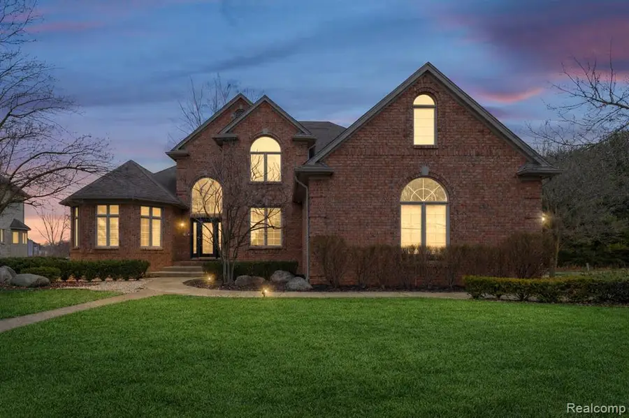 21675 Medallion, Macomb, MI  - #2