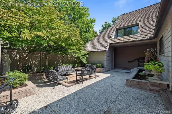 969 Bloomfield Woods, Bloomfield Hills, MI 