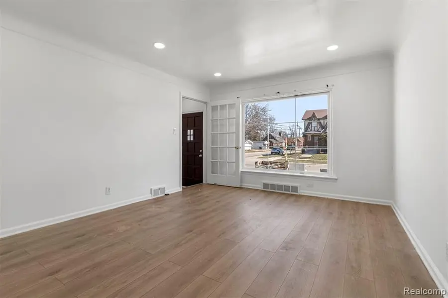 1861 N Waverly, Dearborn, MI  - #3