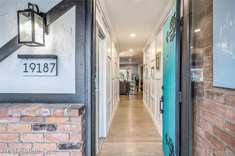 19187 Sunset, Livonia, MI  - #3