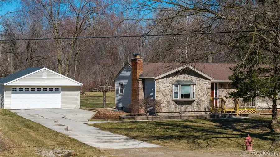 30362 West, New Boston, MI  - #2