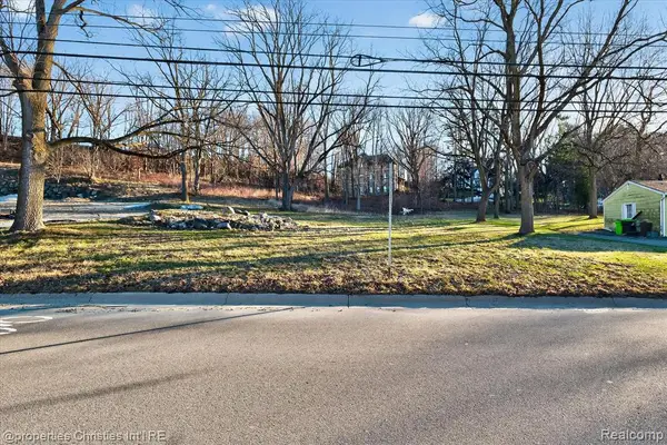 D Randolph, Northville, MI 48167