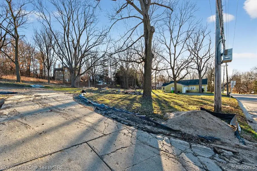 D Randolph, Northville, MI 48167 - #3