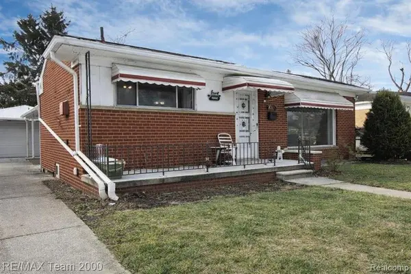 8551 Rockland, Dearborn Heights, MI 