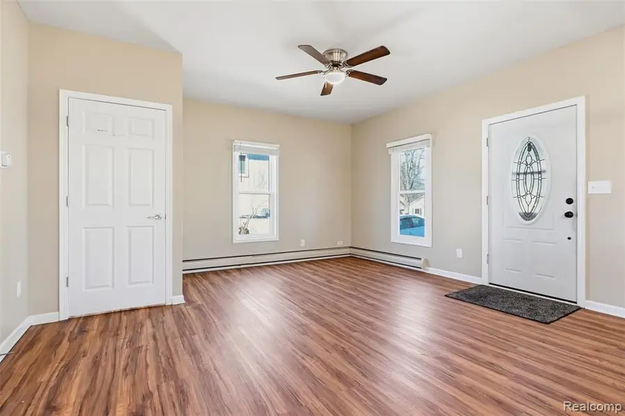 532 E Broad, Linden, MI 48451 - #2