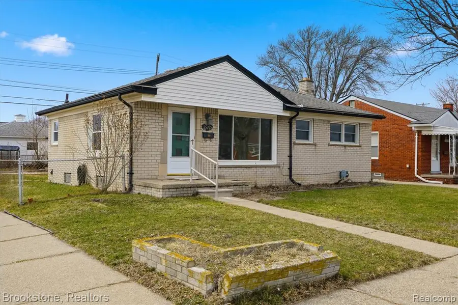 25705 Ronald, Roseville, MI 48066 - #2