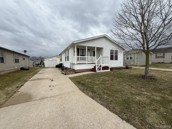 11224 Nearbrook, South Lyon, MI 