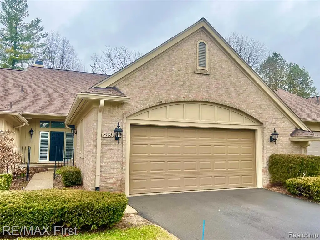 2483 Hickory Glen #3, Bloomfield Hills, MI  - #1