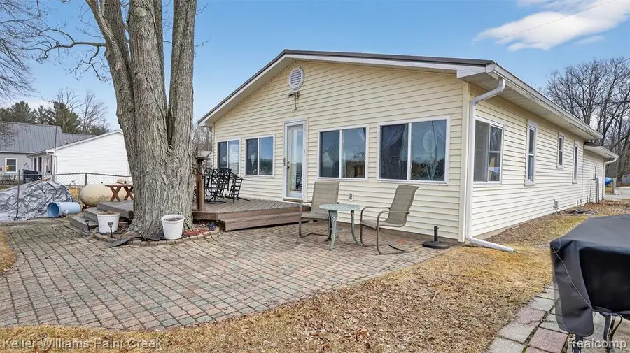 2695 Lakeshore, Gladwin, MI 48624 - #2