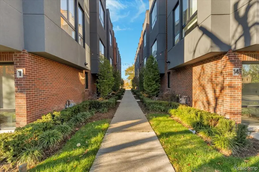 2037 11th #9, Detroit, MI  - #3