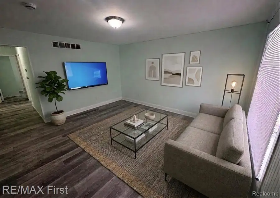 8468 Republic, Warren, MI  - #2