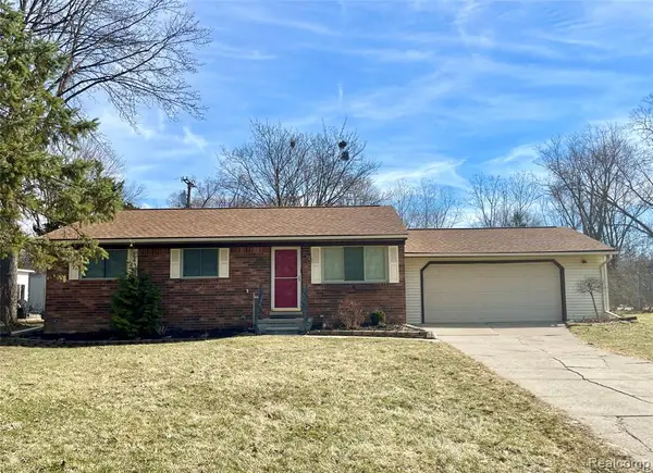 19464 Parkville, Livonia, MI 