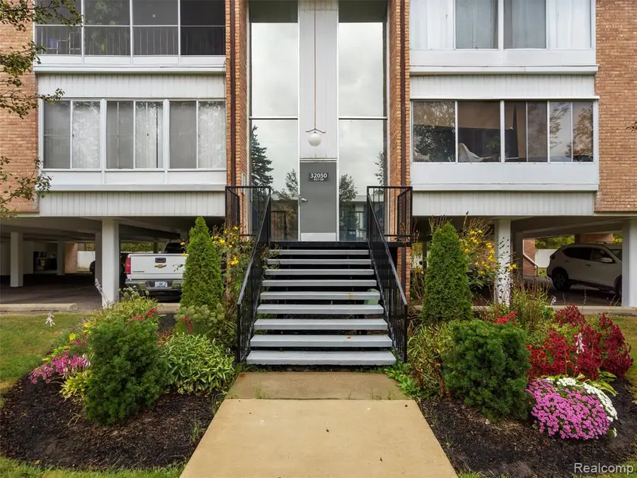 32050 Grand River #58, Farmington, MI  - #3