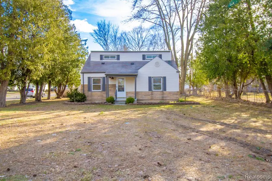 14888 Sunbury, Livonia, MI 48154 - #2