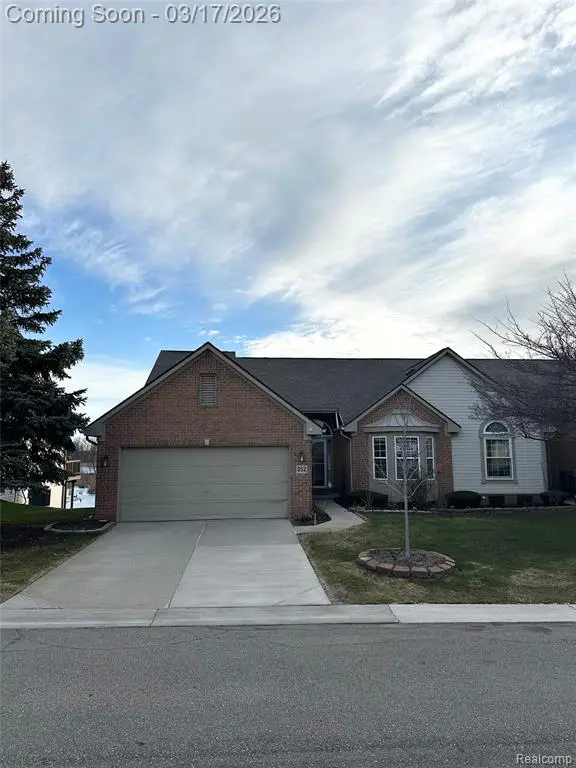 252 Shore Brook, Walled Lake, MI  - #1