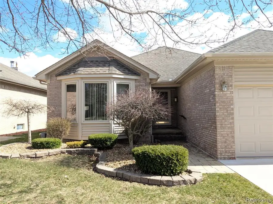 17845 Pointe, Clinton Township, MI  - #3