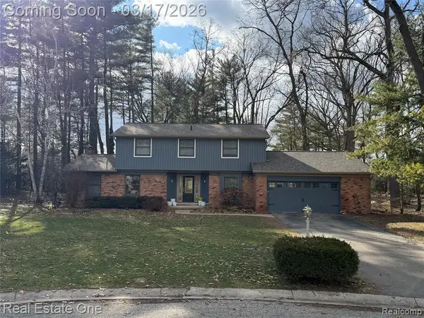 2818 Lunar, Lake Orion, MI 