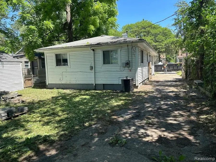 19325 Grandville, Detroit, MI 48219 - #2