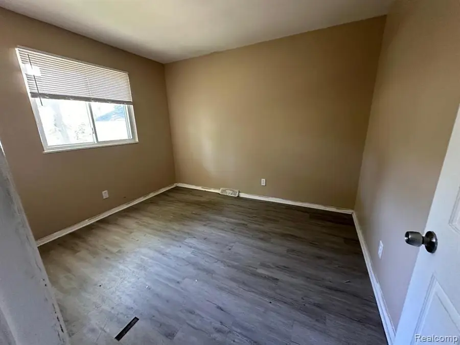 19325 Grandville, Detroit, MI 48219 - #3