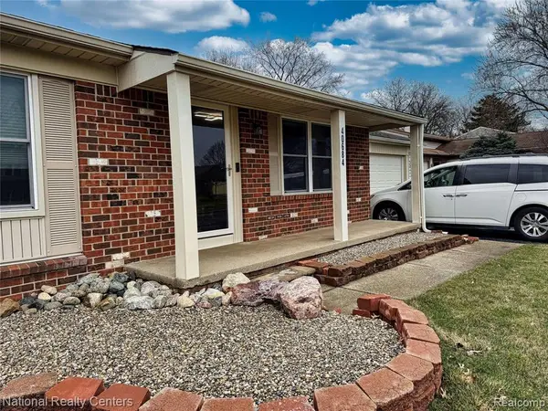 40684 Village Wood, Novi, MI 48375