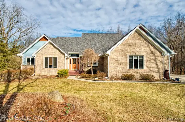 167 Forest Valley, Pinckney, MI 