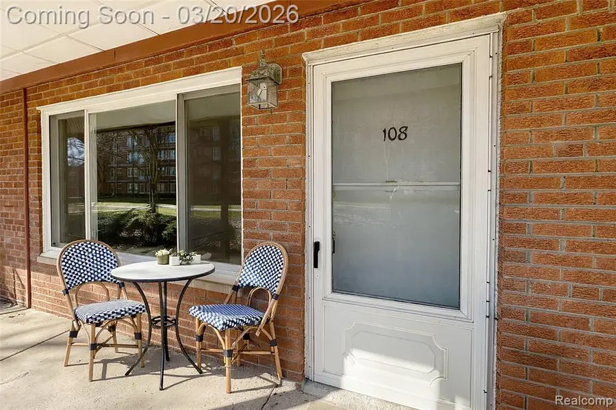 2925 W 13 Mile #108, Royal Oak, MI 48073 - #2