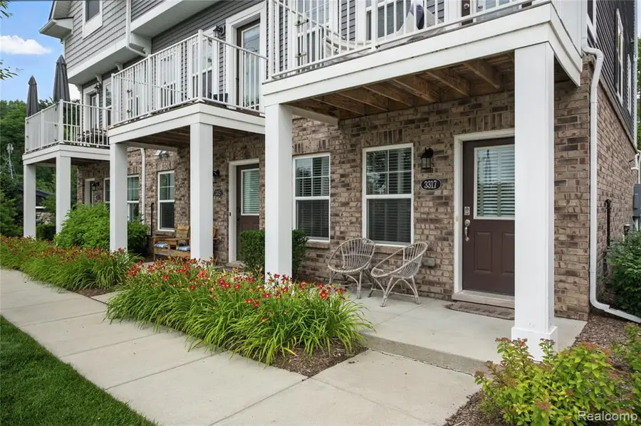 3317 Parkways, Auburn Hills, MI  - #2