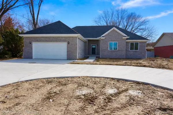 37116 Moravian Drive, Clinton Township, MI 48036