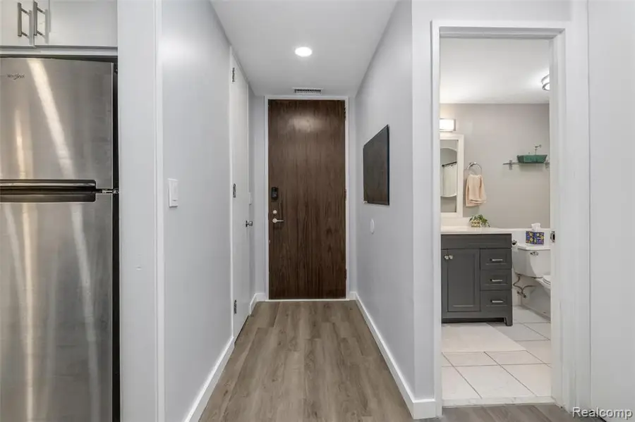 8200 E Jefferson #506, Detroit, MI 48214 - #2