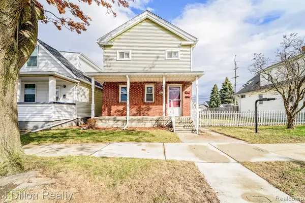 840 Vinewood, Wyandotte, MI 48192