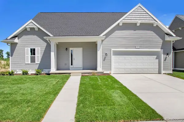 366 Dorchester, Howell, MI 48855