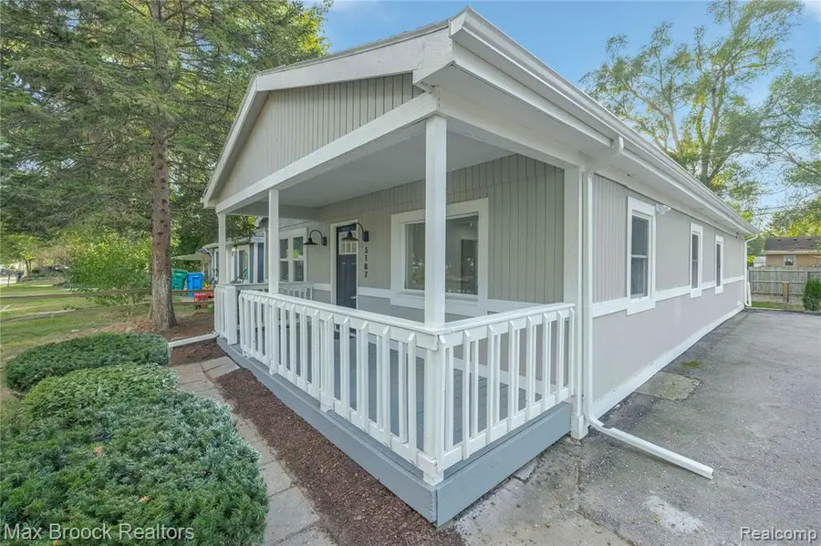 3187 Woodlawn, Commerce Township, MI  - #3