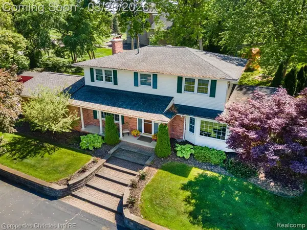 2711 Limerick, Troy, MI 48098