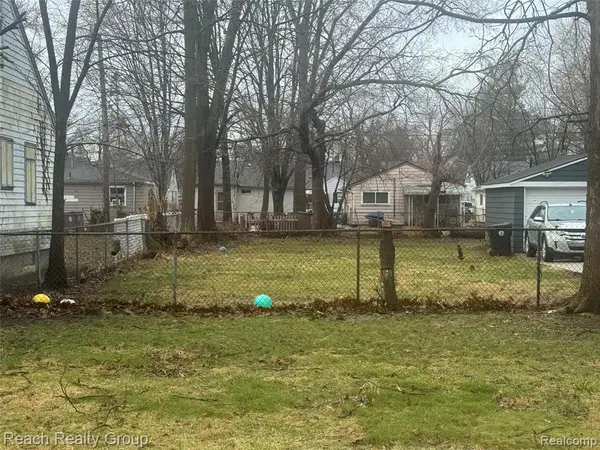 15933 Dalby, Redford, MI 