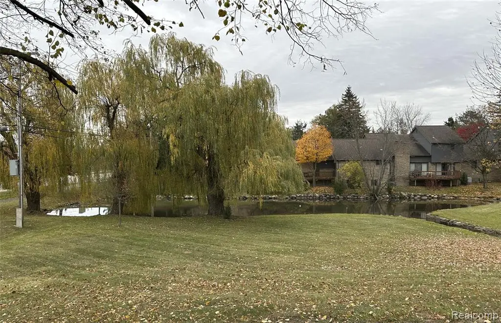 5525 Woodland, West Bloomfield, MI  - #1