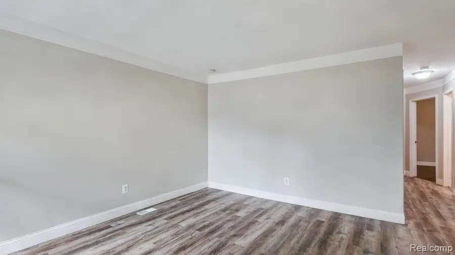 8725 Packard, Warren, MI 48089 - #3